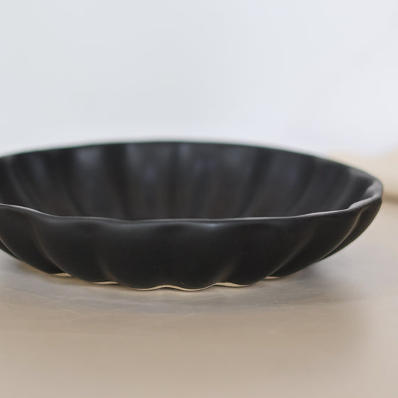 Country Fluted Bowl | Black